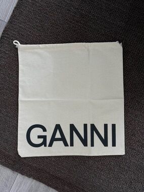 Brand-new GANNI shoe duster/storage bag (39x41cm)